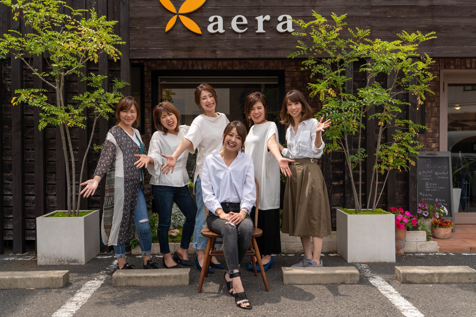美容室 aera スタッフ集合写真